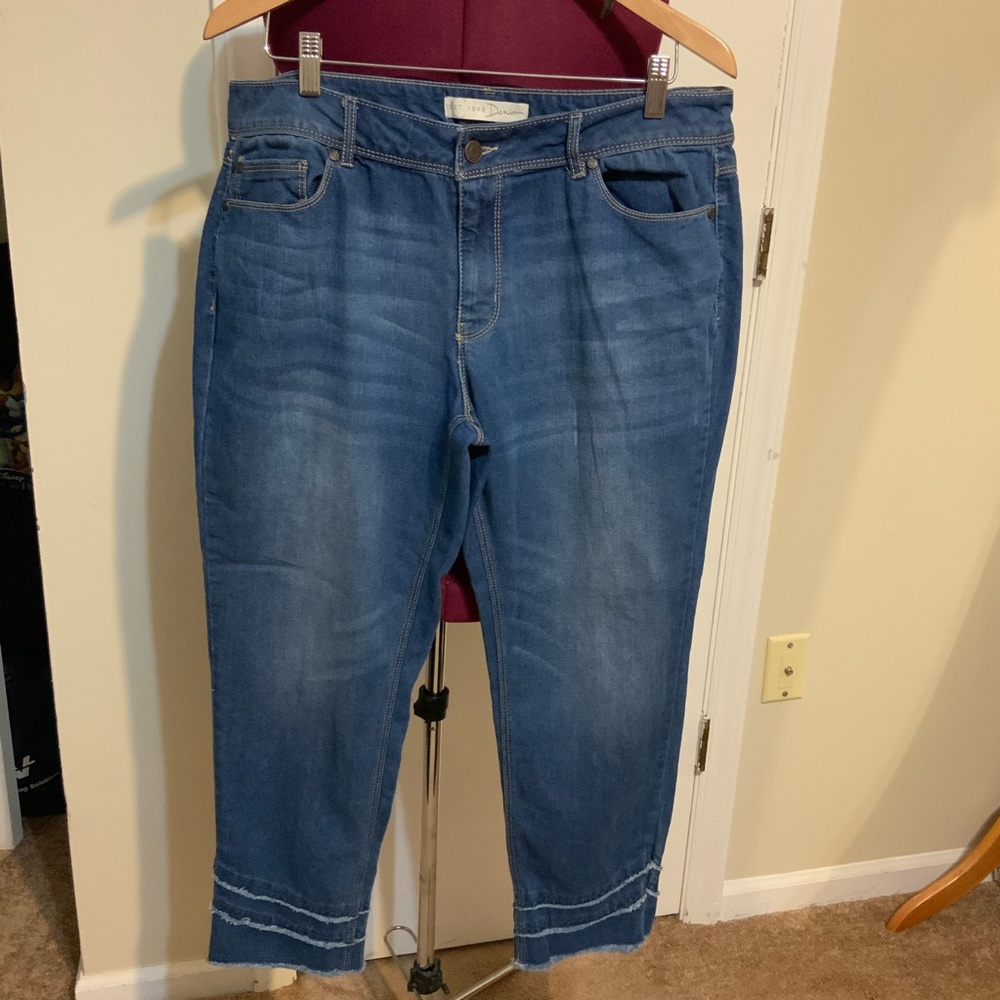 Like New East 1946 Denim  Mid Rise Tapered  Layered Raw  Cropped Jeans